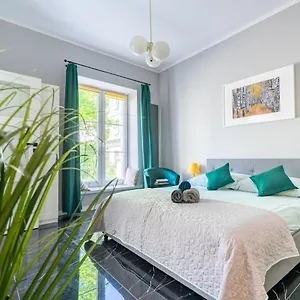 https://stylish-studio-in-the-heart-of-the-city.warsawhotelspoland.com